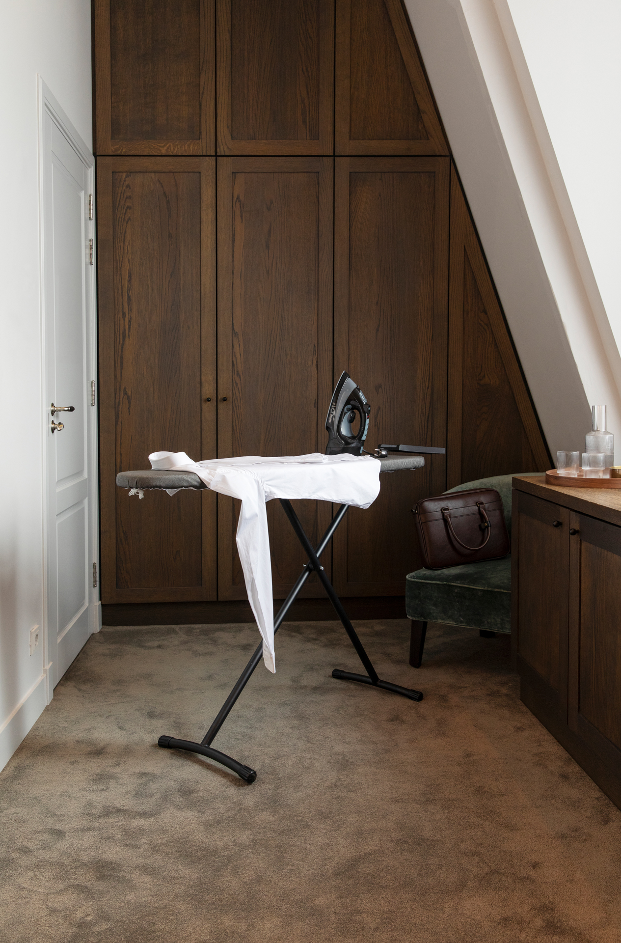 IRONS & IRONING BOARDS