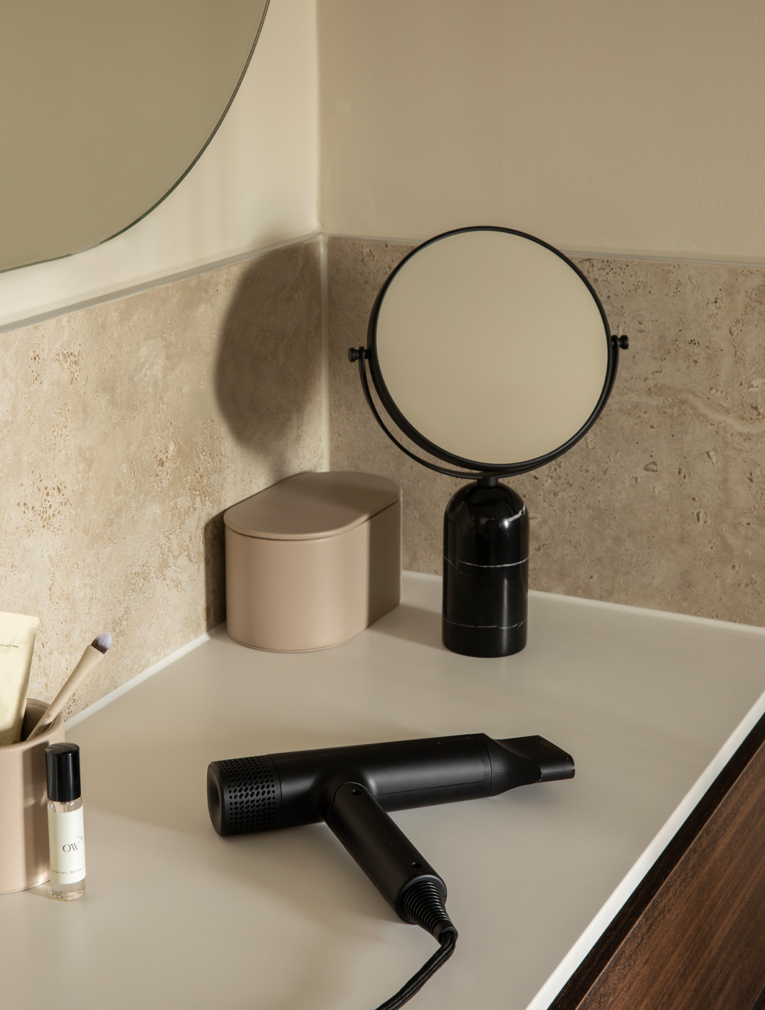       OSTRO HIGH-SPEED HAIR DRYER